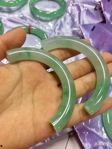 带你吃瓜玉镯图片,带你领略“带你吃瓜玉镯”的独特魅力